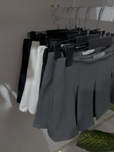 Cargar imagen en el visor de la galería, Pack 1 Mini skirt + 1 Baby tee