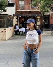 Cargar imagen en el visor de la galería, Baby tee Rib bordado with Blue