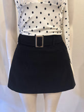 Cargar imagen en el visor de la galería, Mini Falda Corduroy
