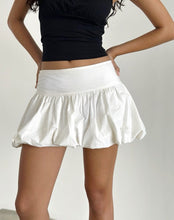 Cargar imagen en el visor de la galería, Bubbles Skirt White
