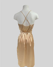 Cargar imagen en el visor de la galería, The Sisi long Dress Gold
