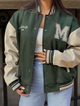 Cargar imagen en el visor de la galería, Luxury Varsity Jacket Green /Beige
