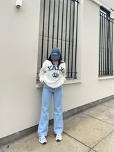Cargar imagen en el visor de la galería, Sweatshirt oversize YALE (pearl)
