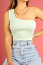 Cargar imagen en el visor de la galería, Ribbed top one shoulder Verde limón bb
